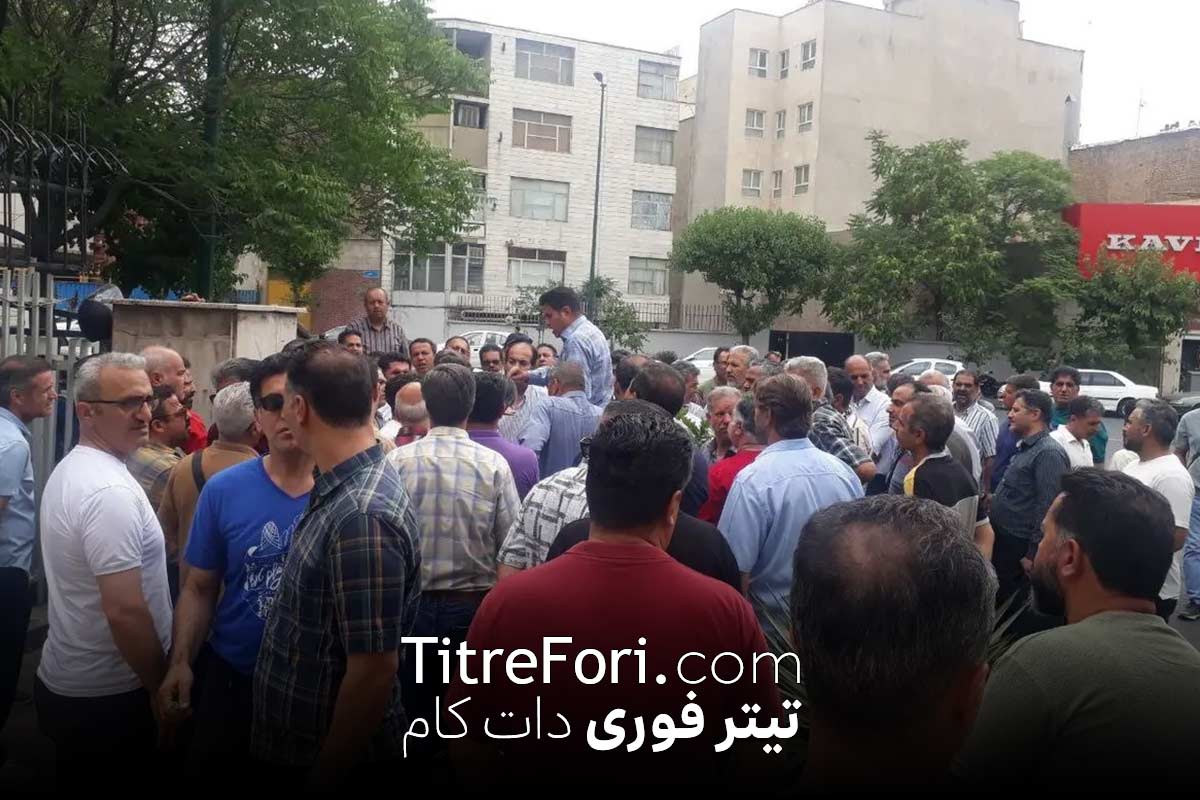 عدم پرداخت مستمری بازنشستگان شرکت واحد در اردیبهشت و خرداد 1404 ؛ بازنشستگان تجمع کردند