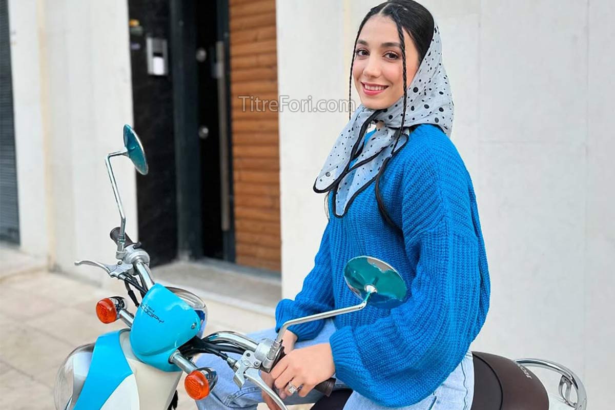 بیوگرافی مرجان سلحشوری